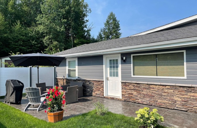 The Hartman's get away 2 bedroom. Perfect for baseball families.