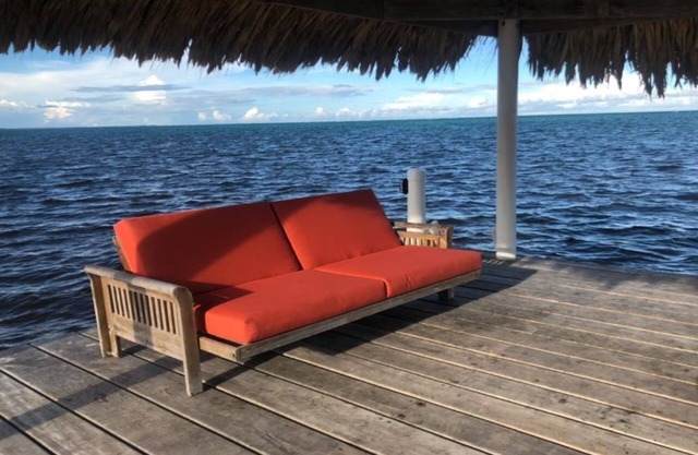 The Hidden Blue Point "La Chakra" A Stunning Ocean View Cottage.