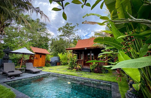 The Hidden Escapes Manggis- Stunning Hidden Gem Villa with Pool, Sauna & Ice Bath