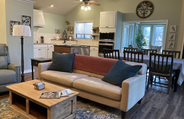 "The Hidden Gem" private setting near Lake Ouachita, Mount Ida, & Hot Springs