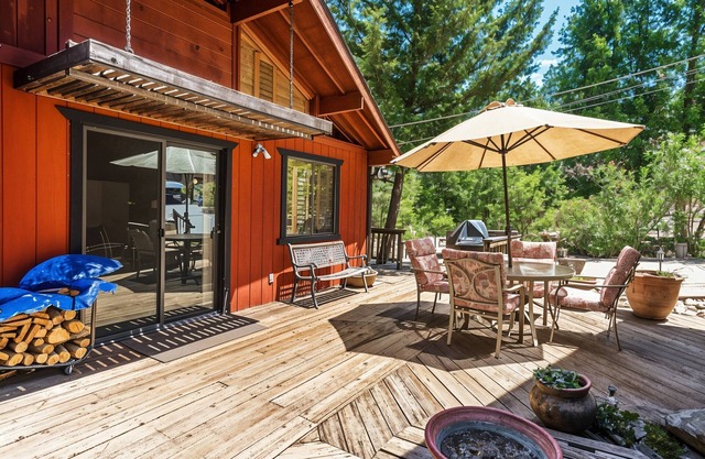 The Hideout - Pet Friendly - The Perfect Spot for a Relaxing Yosemite Vacation by Yosemite Region Resorts