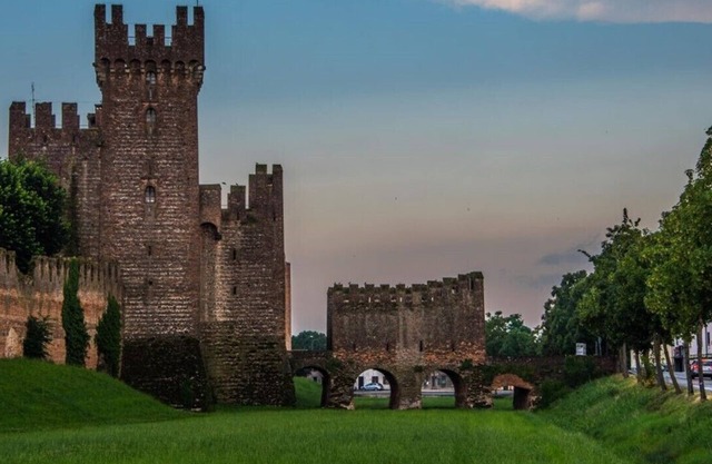 The History Apartment - Bright and quiet in the heart of a medieval village