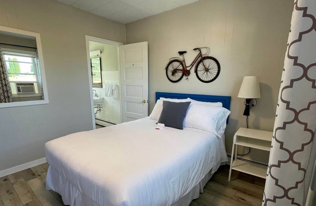 THE LITTLE VILLAGE , Full Bed 103