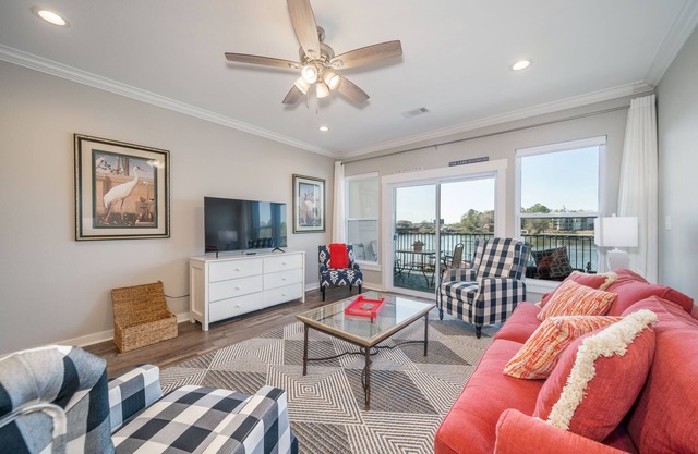 The Lookout - Lake Views, Swim, Fish, & More!