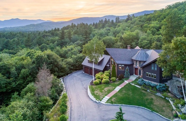 The Mansion- Exclusive Private Estate on 5 Pristine Acres