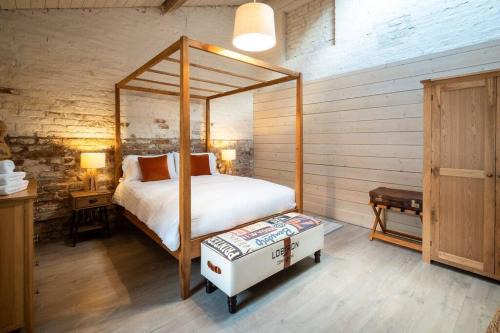 The Mews - Luxury Stay at Bellingham Estate