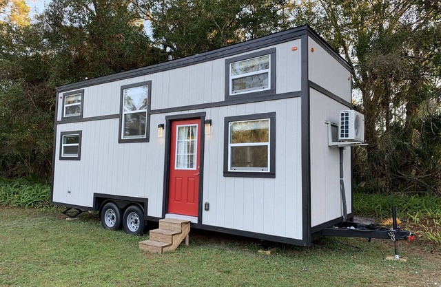 The Mini Melby - Tiny House on the Space Coast near area's most popular beaches
