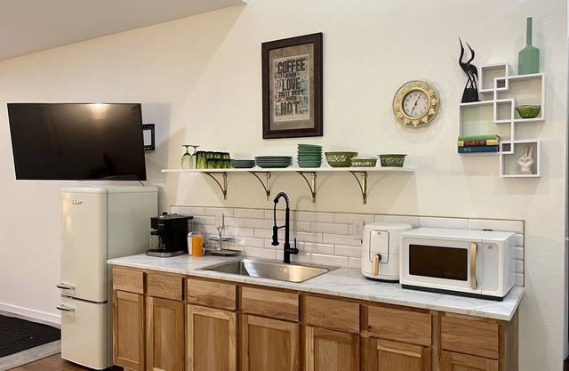 The Mollie Retreat ⊹ Lux King Studio Suite on RT 66 ⊹ Gamer's Loft ⊹ New in 2023