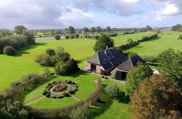 The nicest farmhouse in Holland! [no Russians for the time being]
