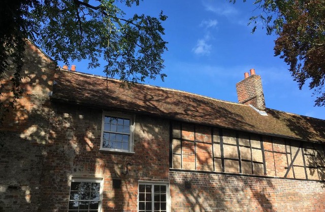 The Old Barn Marlborough, spacious grade 2 listed with parking