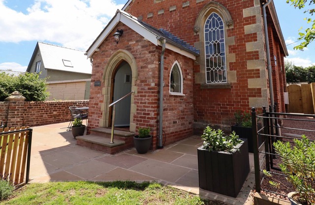 THE OLD CHAPEL, family friendly, luxury holiday cottage in Dorstone