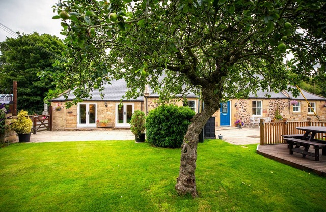 The Old Smithy Converted Blacksmiths - Sleeps 7 and pet friendly (upto 2 dogs)