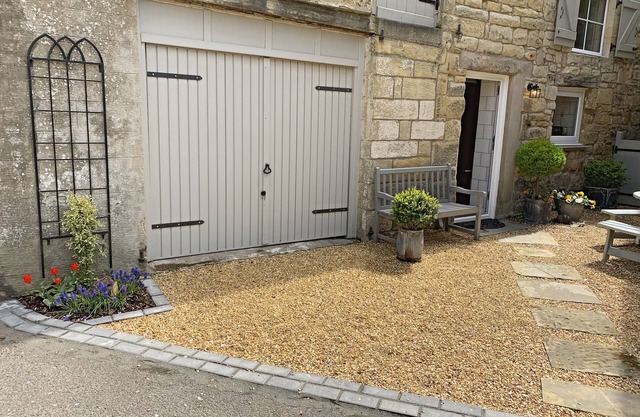 The Olde Stables – Timeless Retreat in Coastal Warkworth