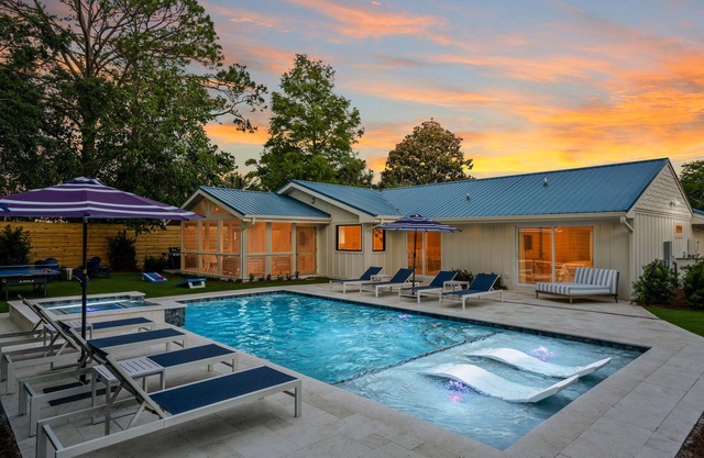 The Oyster - East Beach-Saltwater Pool, Hot Tub, Fire Pit, Ping Pong & Corn Hole