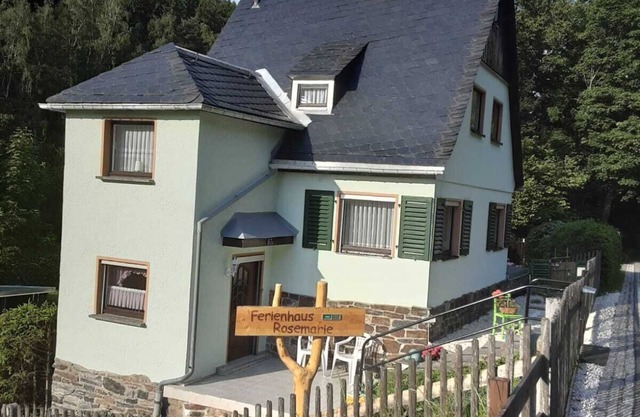 The perfect vacation for nature lovers, hikers, geocaching, bike/ski vacationers
