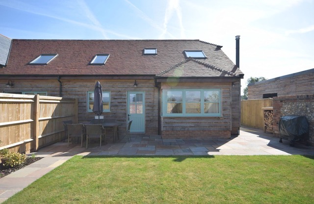 The Parlour , Emsworth - a barn conversion that sleeps 6 guests in 3 bedrooms