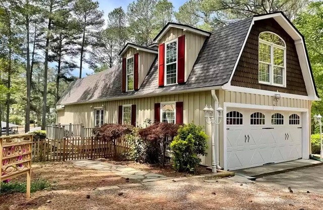 The perfect Lake Gaston family getaway!