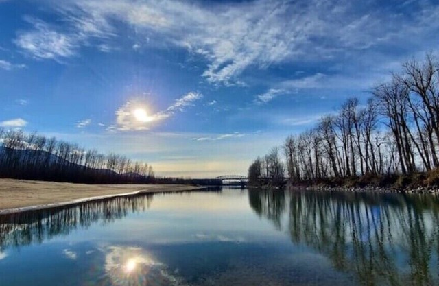 The perfect riverside getaway!n