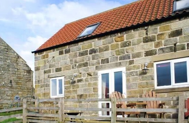 THE PIGGERY, romantic, character holiday cottage in Farndale