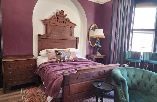 The Plum Parlor - Moody Victorian Studio with Timeless Charm