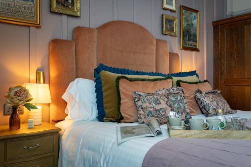 The Ragged Robin - A Heartwood Inn