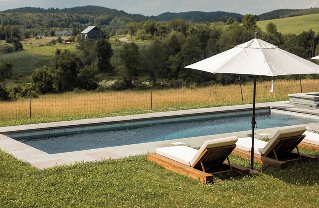 The Rye House: All-Season Paradise w/Pool+Hot Tub