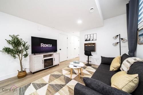 The Sherwood, AirCon, Near WEM & DT, Sleeps 10!