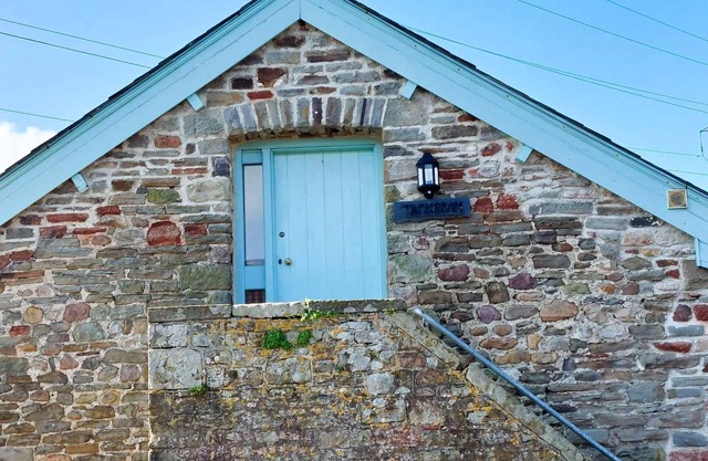 The Tack Room - Tyn Cellar Barns