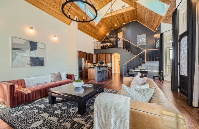 The Terra Cottage-Guest house with a pool in GTX!
