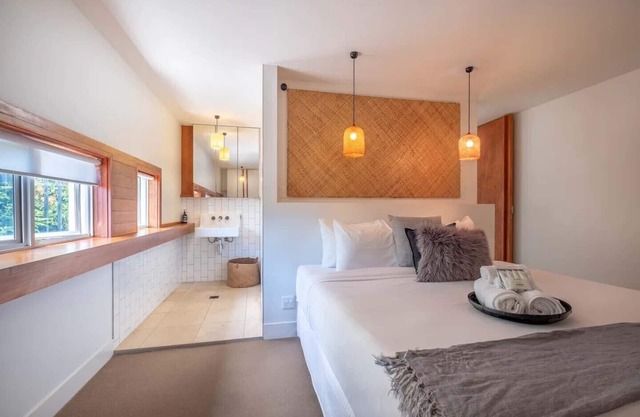 The Ultimate Beach House - Magnesium pool, close to beach and shops