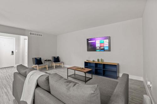 The Ultimate Rochester Getaway Cozy & Inviting