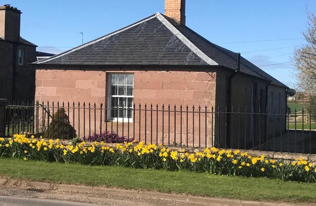 The West Lodge -dog friendly, cosy, Scottish Borders cottage