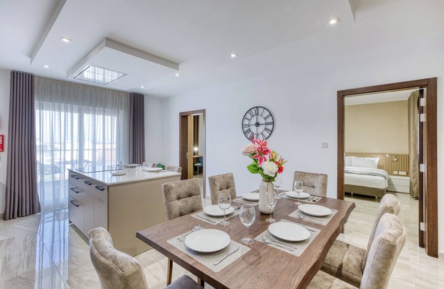 The whole group will enjoy easy access to everything from this centrally located place