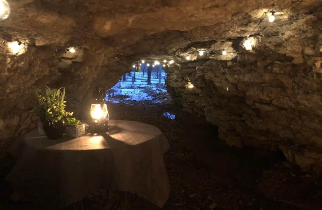 The Wilderness Romance Retreat - Cave , Luxury Hot Tub, Hiking ,420-friendly !