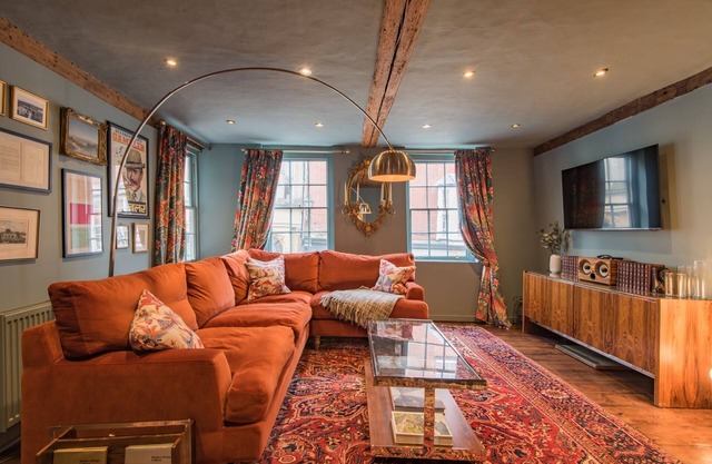 The Wonky House - a holiday let that sleeps 8 guests in 4 bedrooms