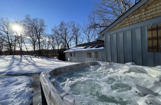 The Woods at Narrin Farms | Hot Tub | Horses | Kayaks | Hiking