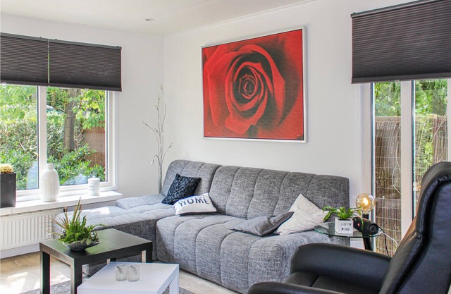 This 4-person vacation home in Utrecht is located in Overberg at Park de Ossenberg.