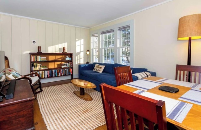 This cottage is a 1 bedroom(s), 1.5 bathrooms, located in Manchester, VT.