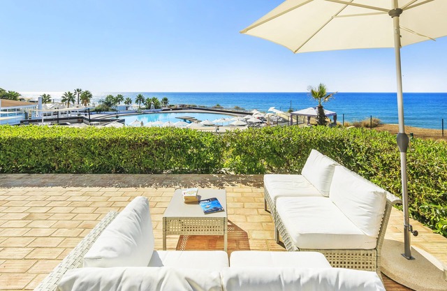 Villa Bedrooms Almancil 