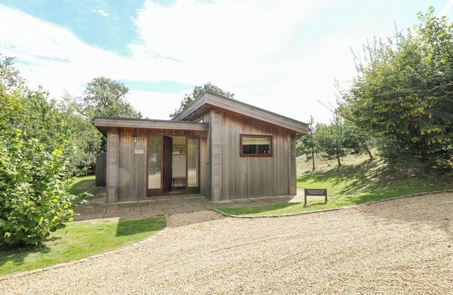 TICKENCOTE, pet friendly, with open fire in Exton, Rutland