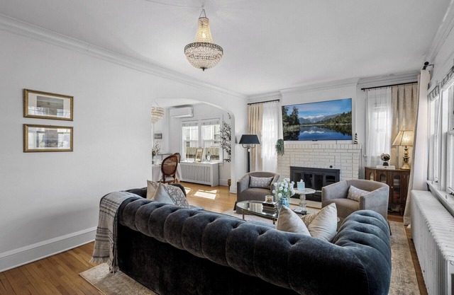Timeless Tudor I Cozy & Stylish