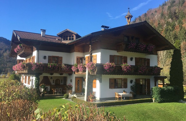 Tiny apartment close to Salzburg and the Salzkammergut