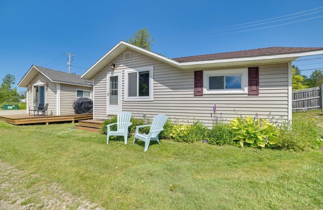 'Tiny House Cottage 5' w/Crooked Lake Access!