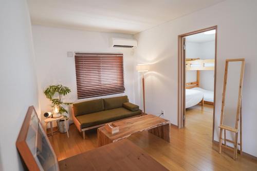 Tipy records inn nook