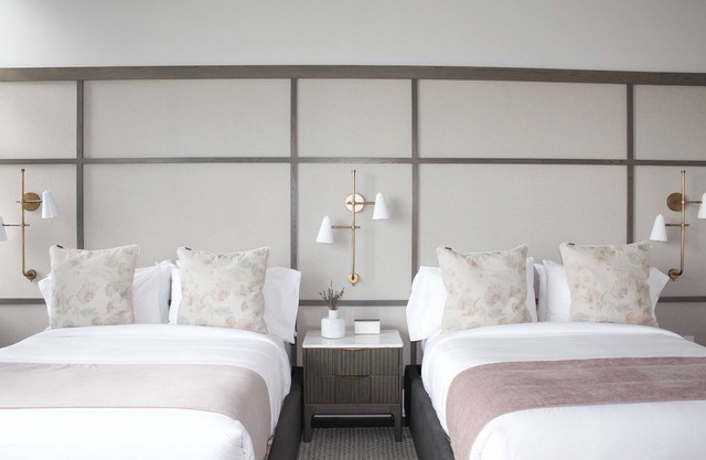 Toile & Bubble Rose Suite