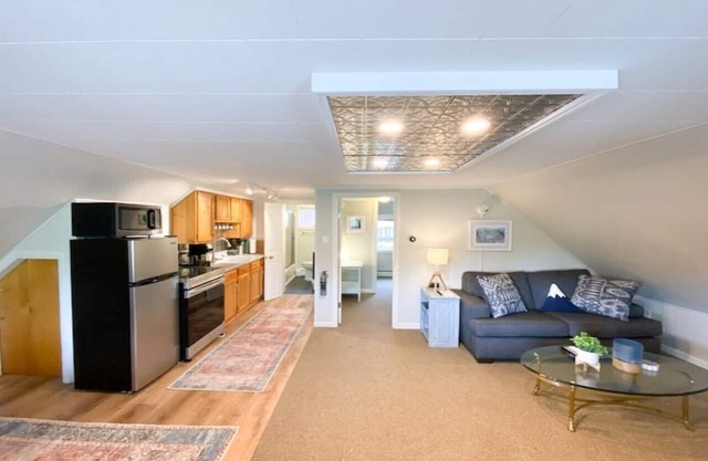 Top Floor River View Apartment