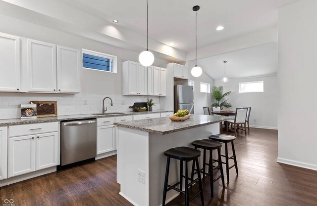 Townhome in Indianapolis - 7 minutes from downtown Indy