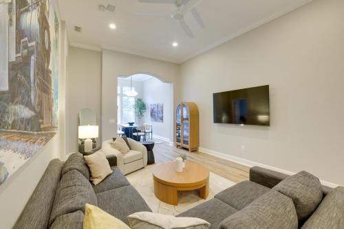 Townhome with Patio Less Than 5 Mi to UF Campus!