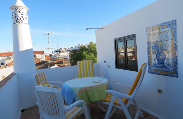 Townhouse in historical centre, deck with great view, quiet