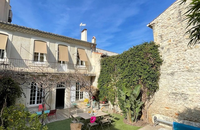 TOWNHOUSE WITH SWIMMINGPOOL - Country living in the city